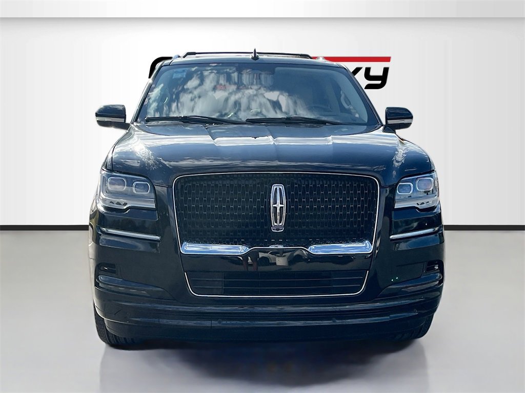 Used 2024 Lincoln Navigator Reserve image 2