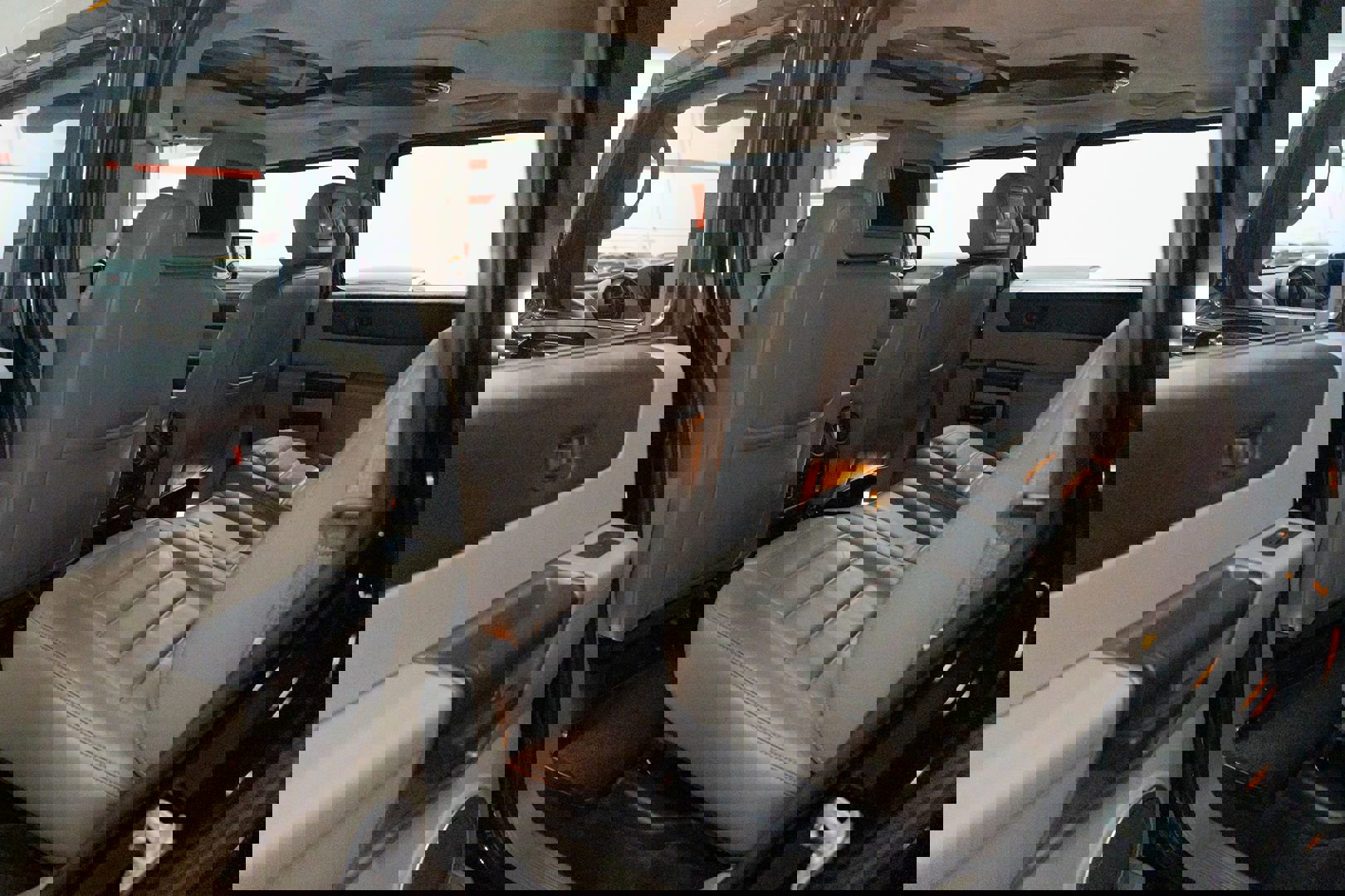 Used 2003 HUMMER H2 w/ Preferred Equipment Group image 25