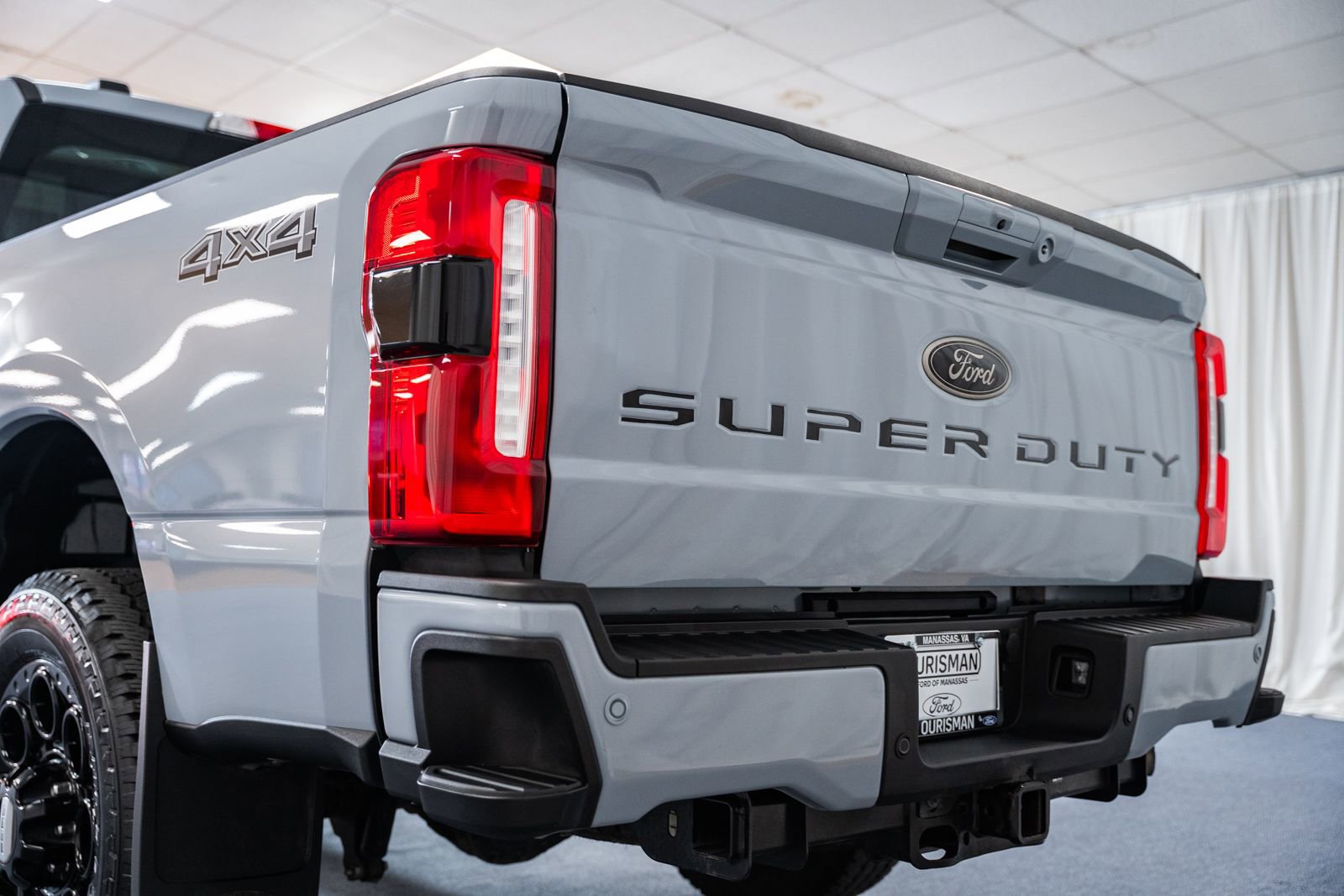 Used 2025 Ford F250 Lariat w/ Black Appearance Package image 6