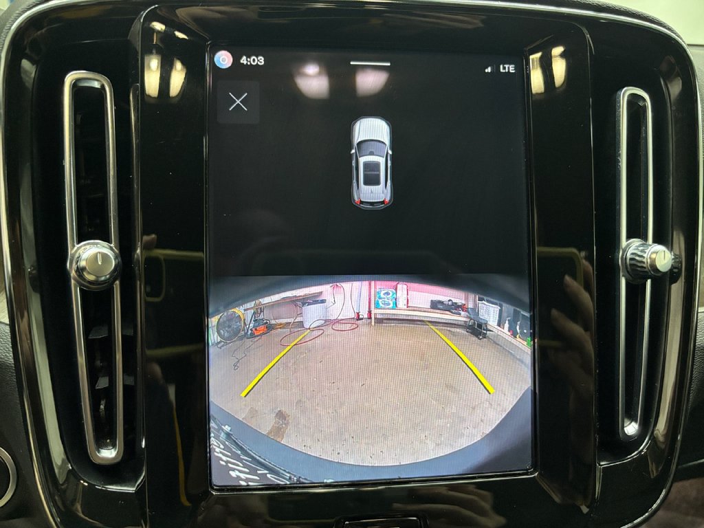 Certified 2023 Volvo XC40 B5 Core AWD/4WD image 24