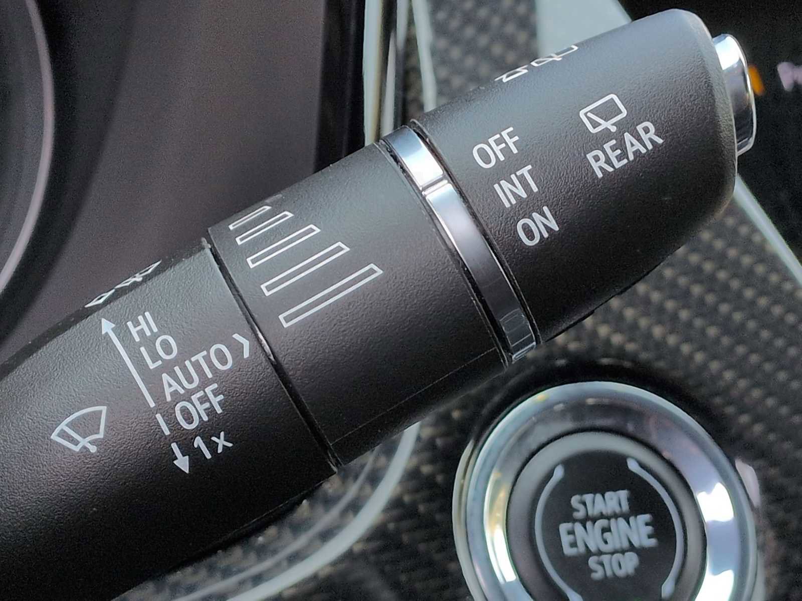 Used 2024 Cadillac XT6 Sport w/ Technology Package AWD/4WD image 28