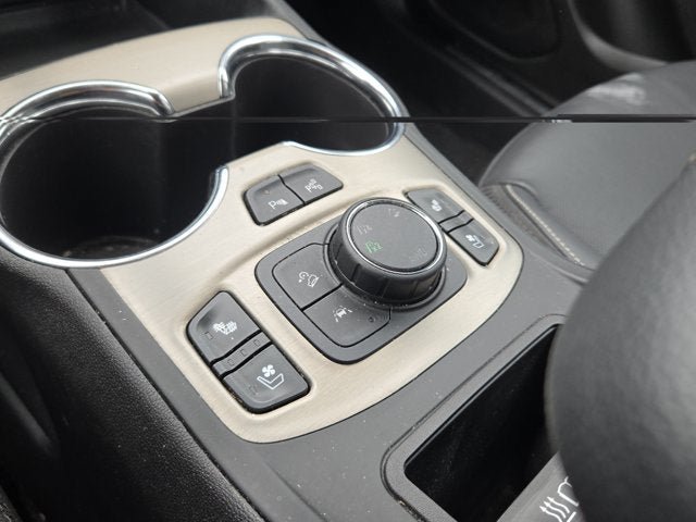 Used 2024 GMC Terrain Denali w/ Black Diamond Edition AWD/4WD image 24