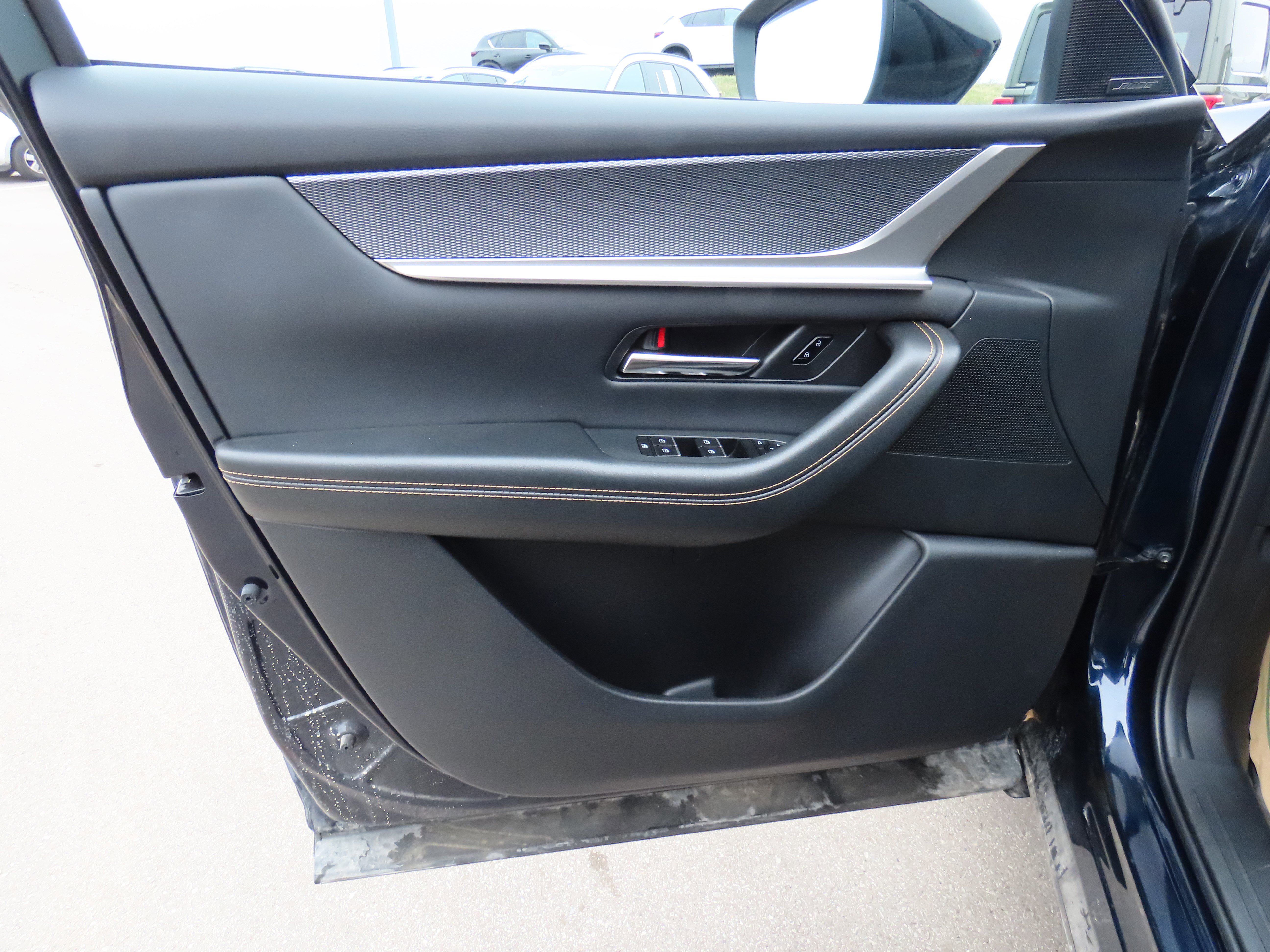 Certified 2025 MAZDA CX-90 Plug-In Hybrid w/Premium Sport image 24