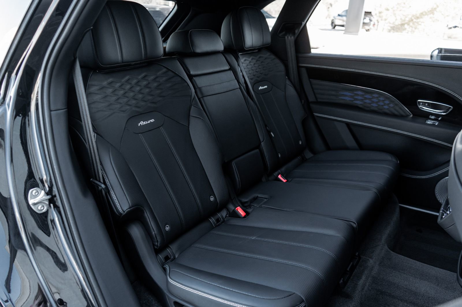 Used 2024 Bentley Bentayga Extended Wheelbase image 36