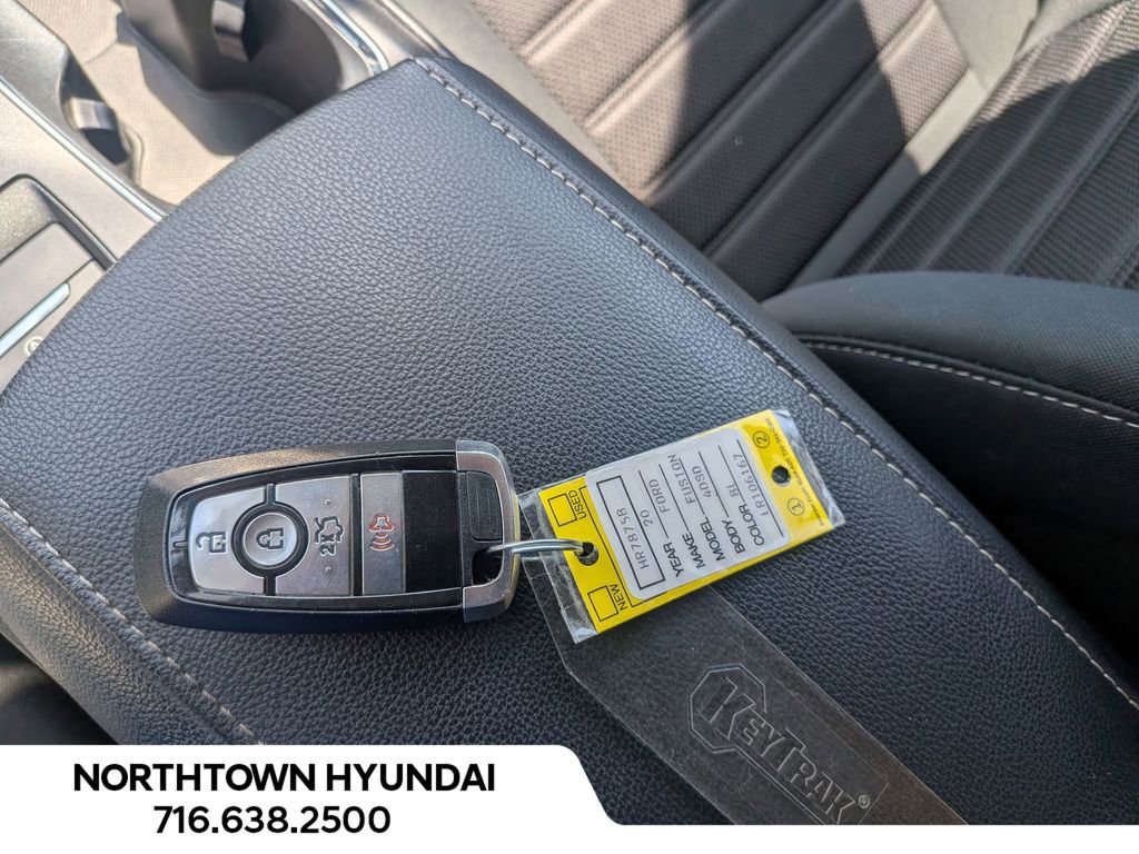 Used 2020 Ford Fusion SE FWD image 20