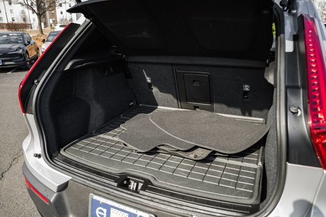 Used 2023 Volvo XC40 B5 Plus w/ Climate Package image 10