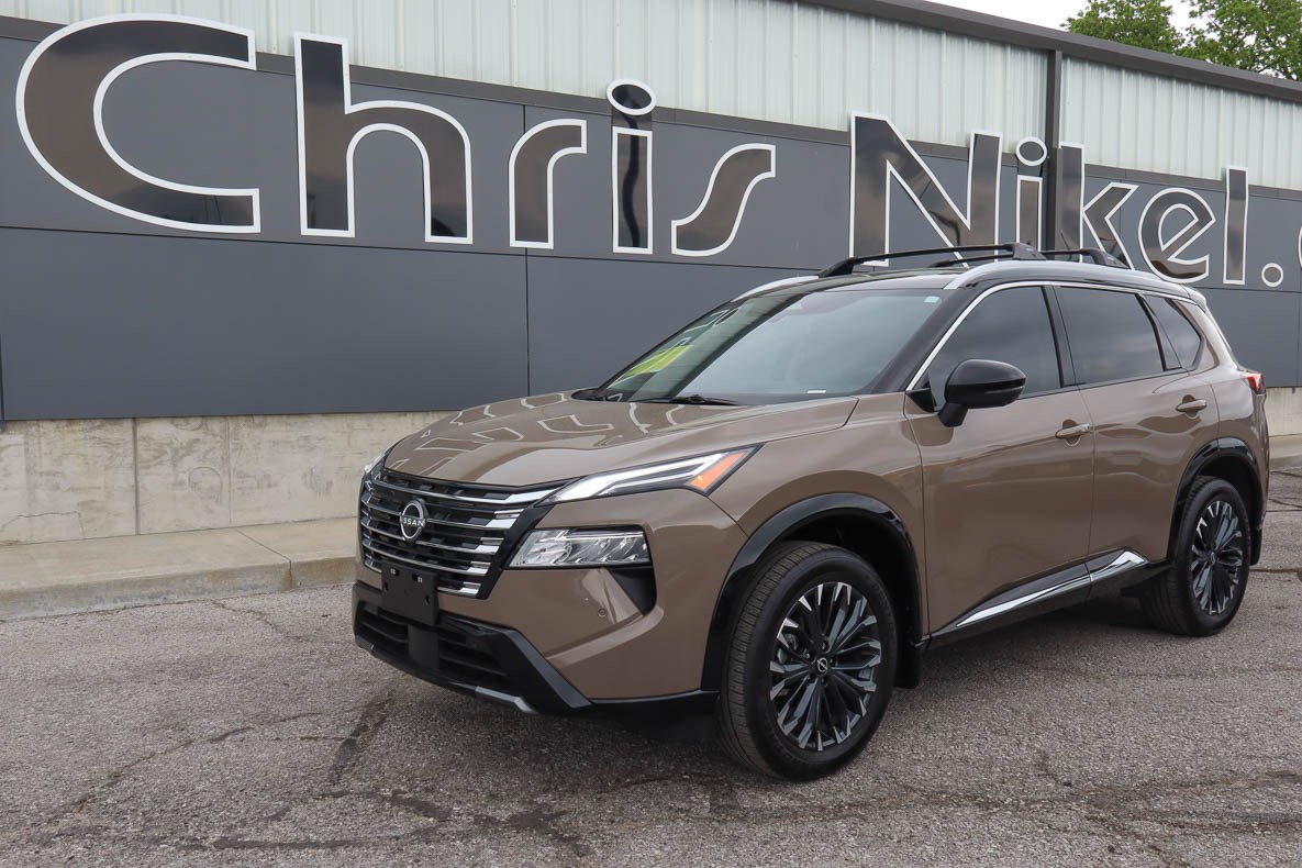 Used 2025 Nissan Rogue Platinum w/ Platinum Premium Package AWD/4WD image 1