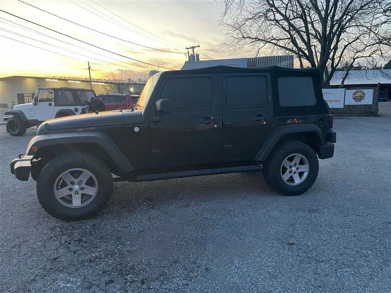 Used 2010 Jeep Wrangler Unlimited Rubicon w/ Trailer Tow Group image 9