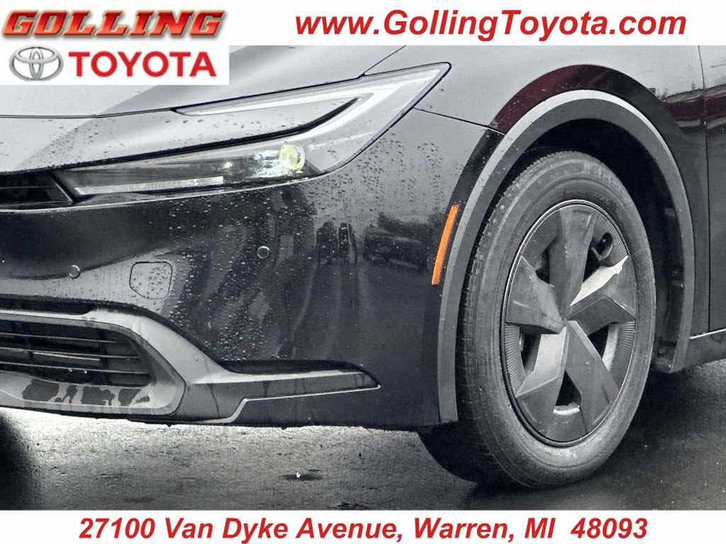 Used 2023 Toyota Prius LE image 8