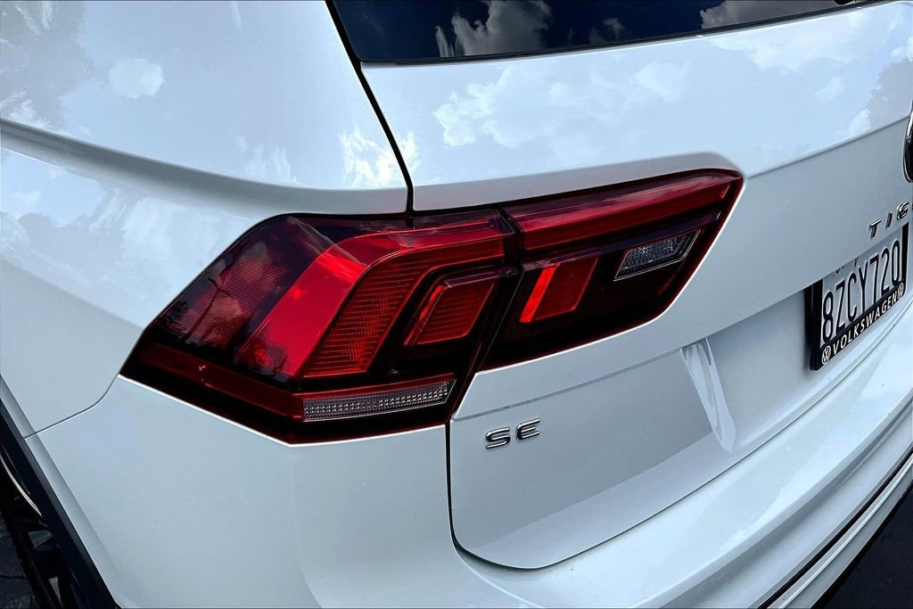 Used 2022 Volkswagen Tiguan SE R-Line image 23