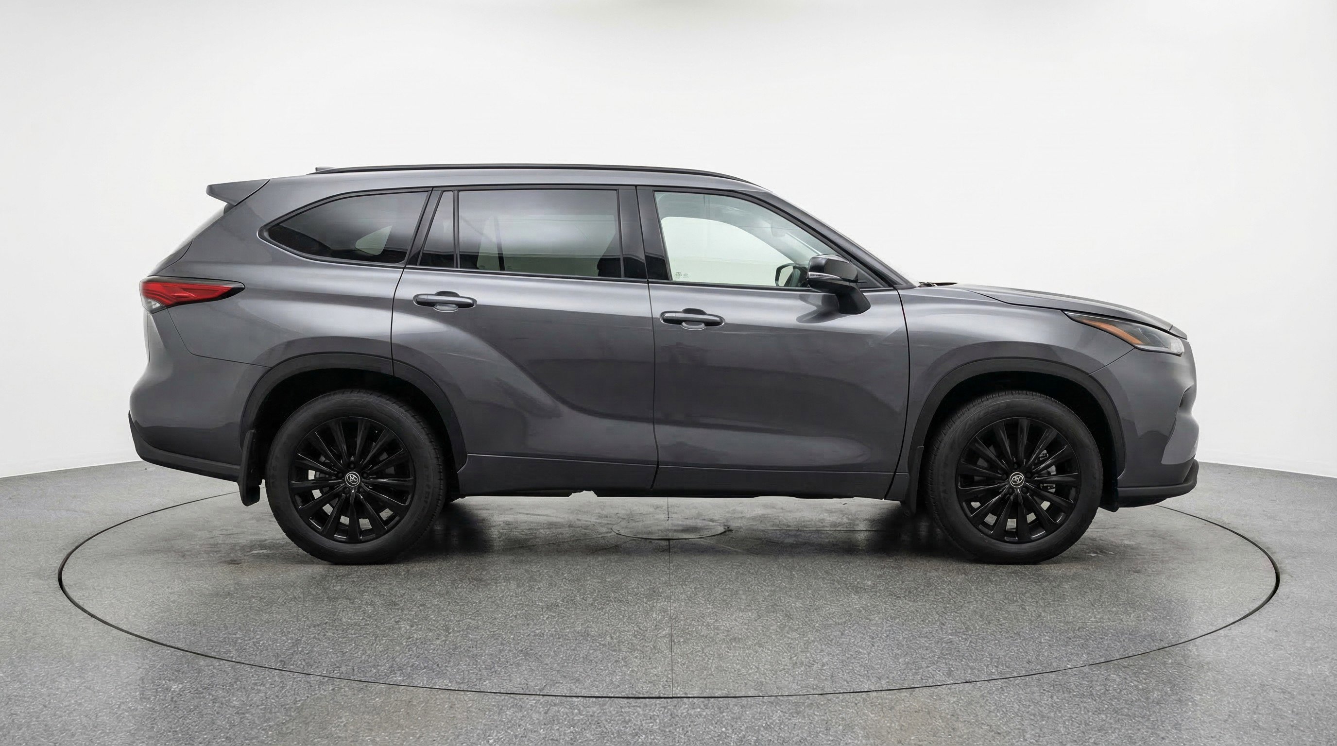 Used 2025 Toyota Highlander XSE AWD/4WD image 11