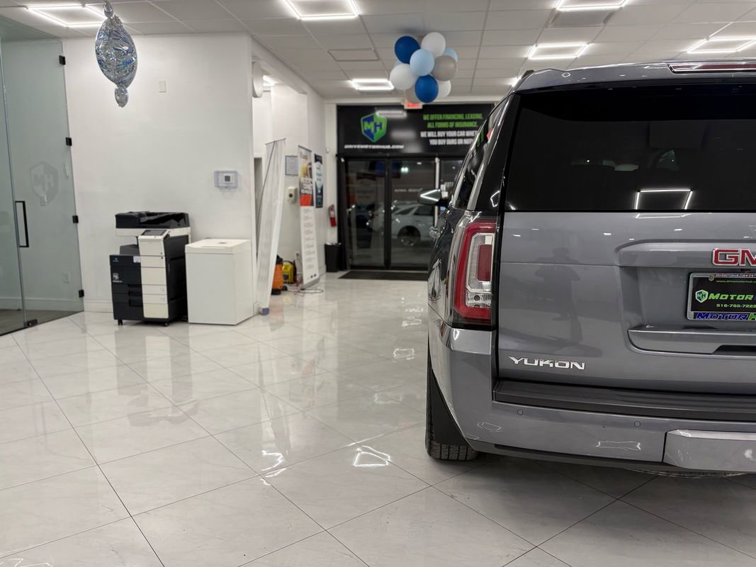 Used 2018 GMC Yukon SLT w/ Premium Edition image 13