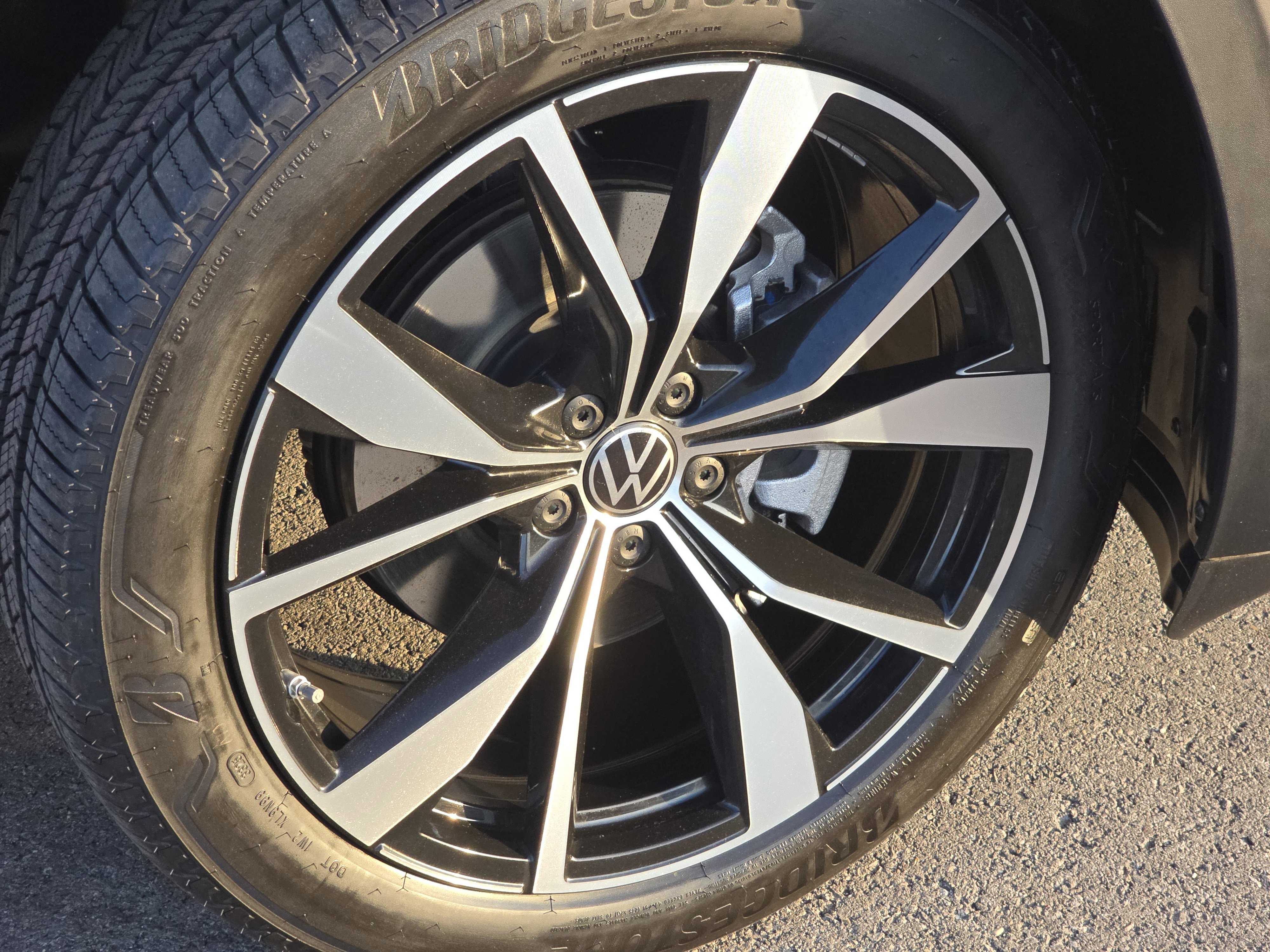 New 2026 Volkswagen Atlas Cross Sport SEL Premium R-Line image 15