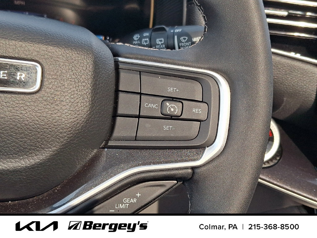 Used 2024 Jeep Wagoneer 4WD w/ Premium Group I image 26