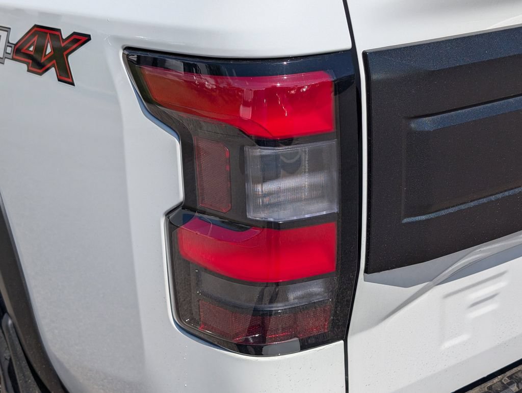 Used 2025 Nissan Frontier PRO-4X w/ Pro Convenience Package AWD/4WD image 11