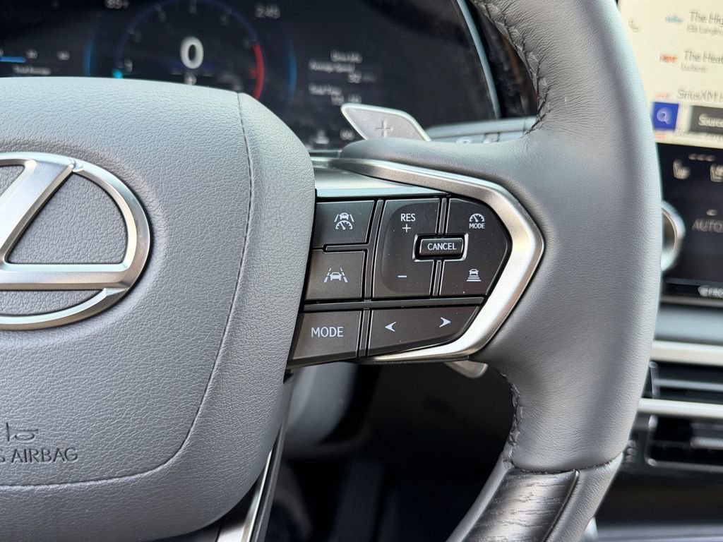 Used 2026 Lexus RX 350 Premium w/ Accessory Package (2T) AWD/4WD image 18