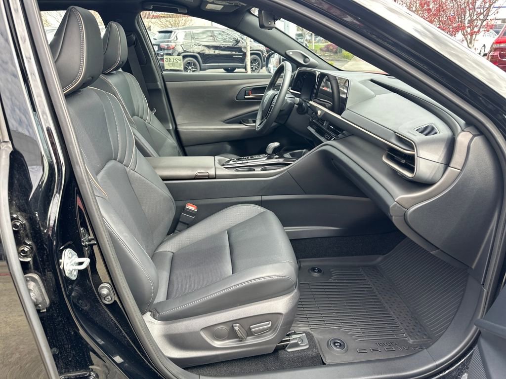 Certified 2025 Toyota Crown Nightshade image 16