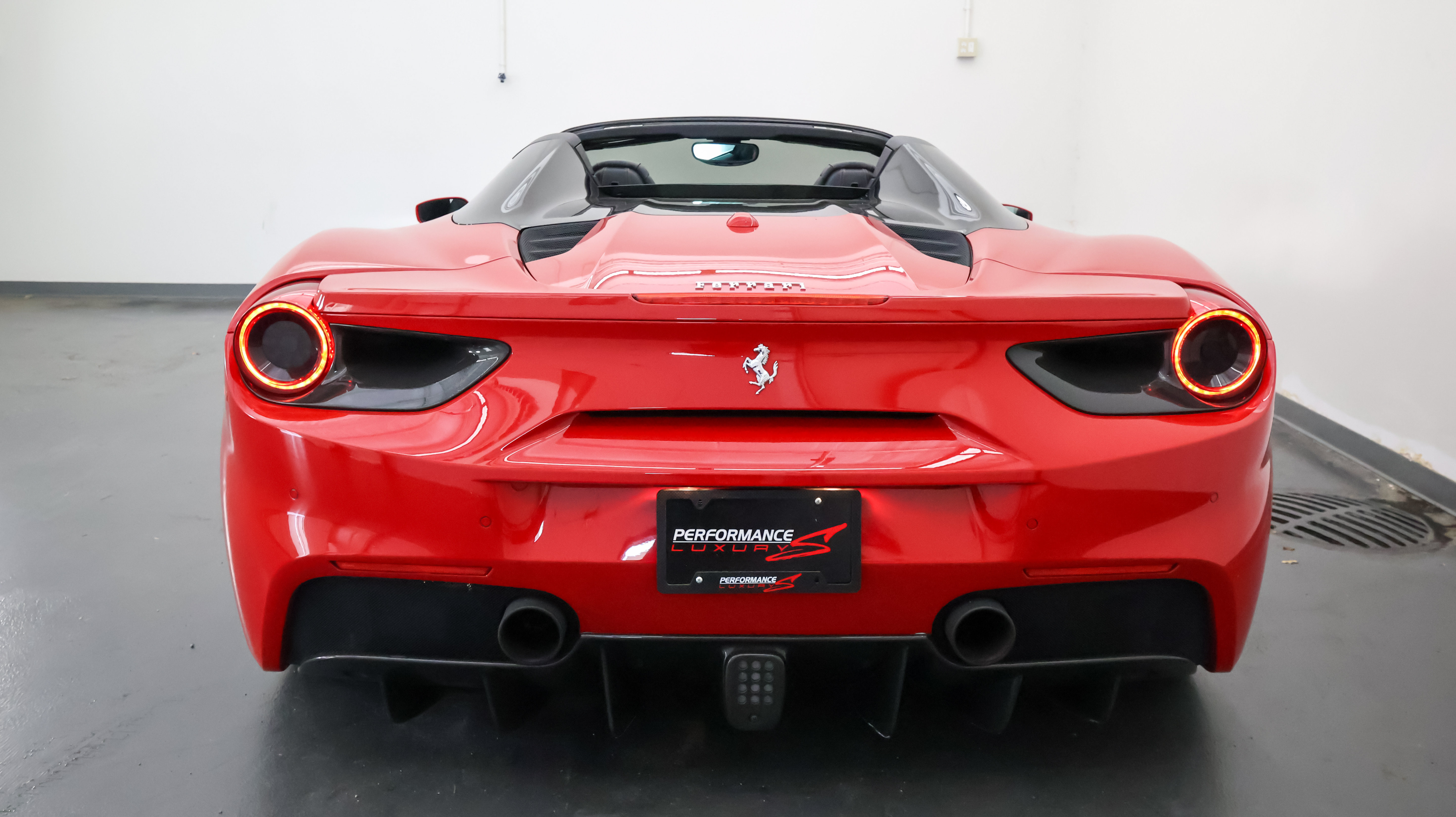 Used 2019 Ferrari 488 Spider RWD image 5