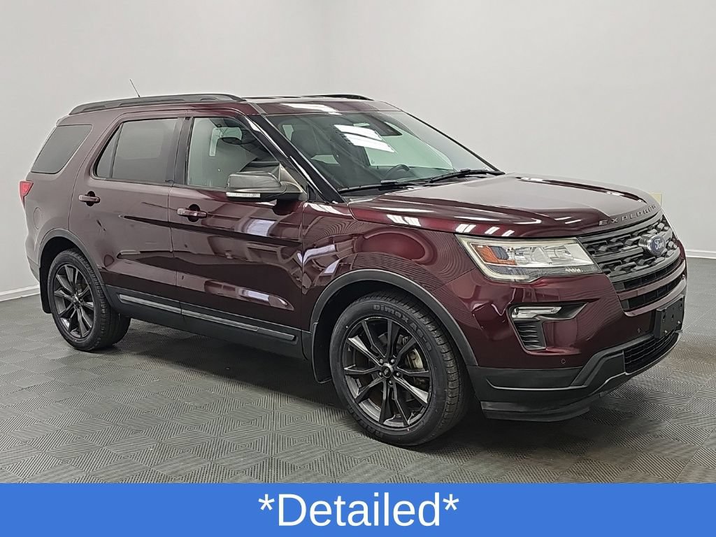Used 2018 Ford Explorer XLT w/ Equipment Group 202A FWD image 2
