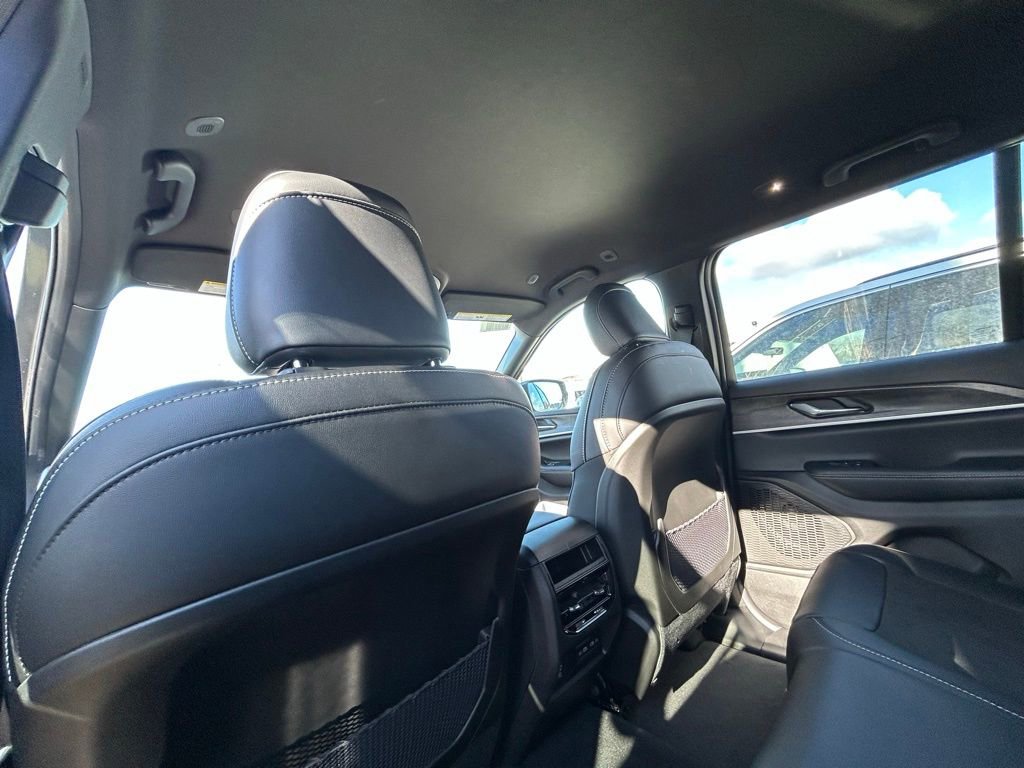 New 2026 Jeep Grand Cherokee Altitude image 29