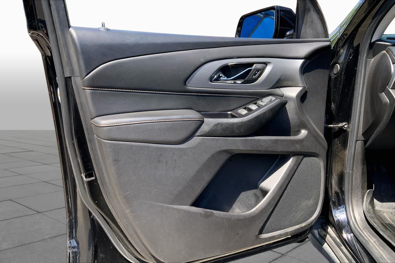 Used 2020 Chevrolet Traverse LS FWD image 22