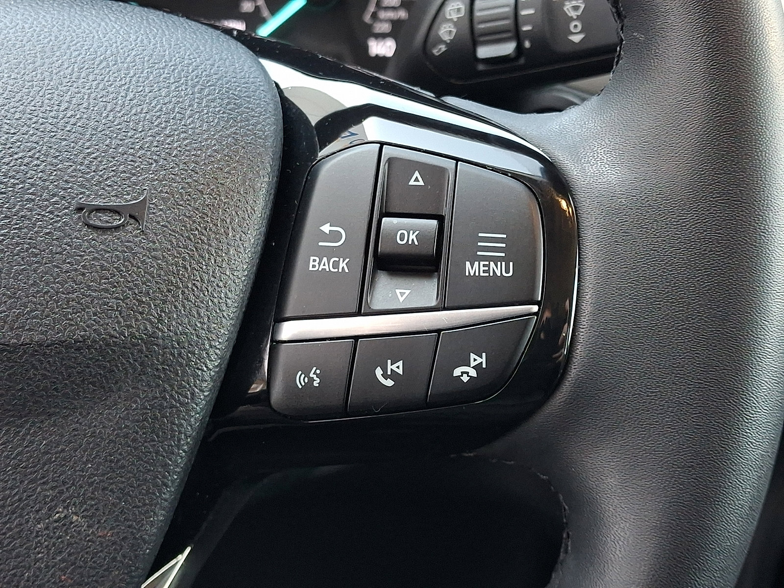 Certified 2022 Ford Escape SE w/ SE Sport Appearance Package AWD/4WD image 24