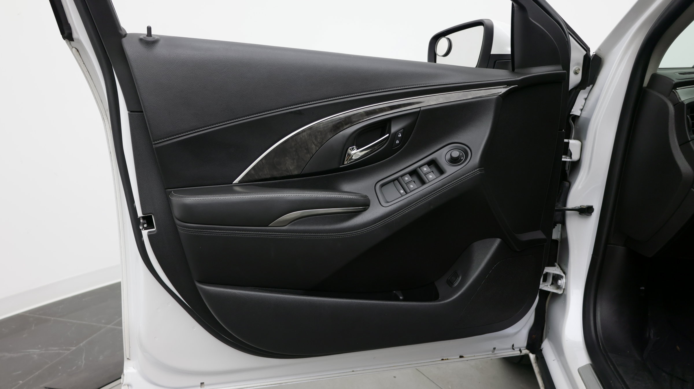 Used 2016 Buick LaCrosse FWD image 8