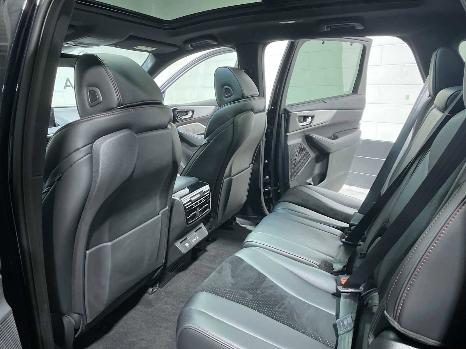 Used 2023 Acura MDX A-Spec image 12
