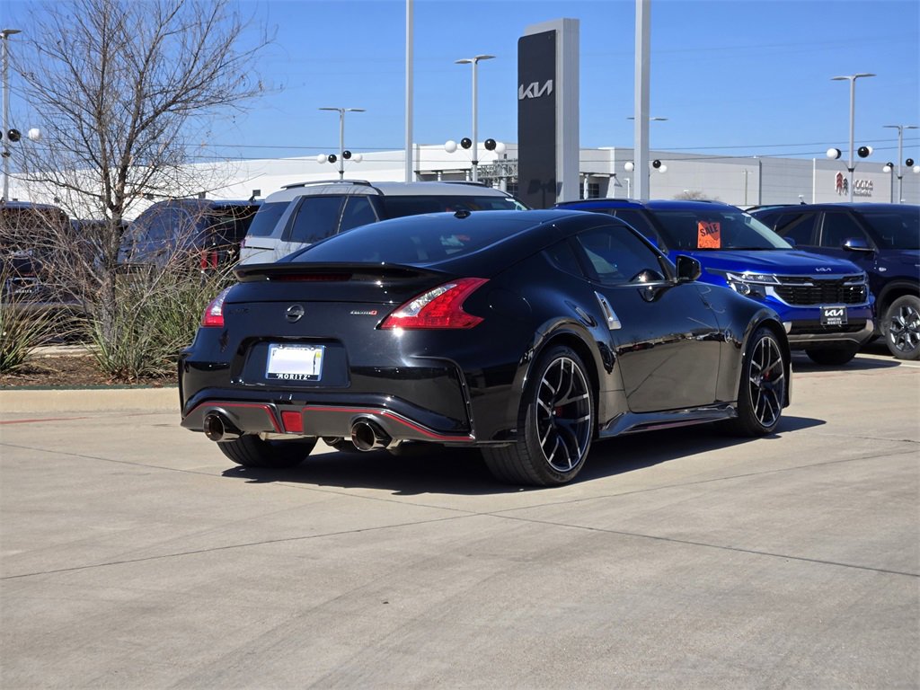 Used 2017 Nissan 370Z NISMO image 4