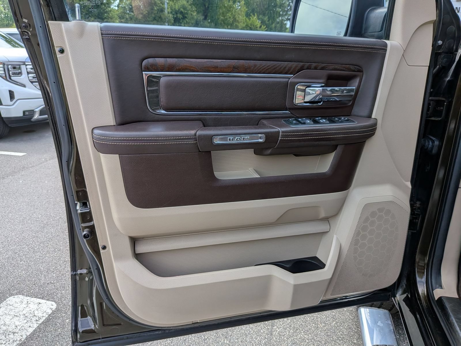 Used 2013 RAM 1500 Laramie Longhorn w/ Convenience Group AWD/4WD image 12
