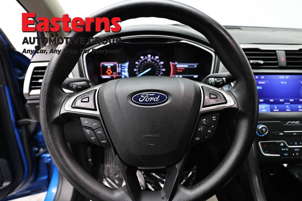 Used 2020 Ford Fusion SE FWD image 10