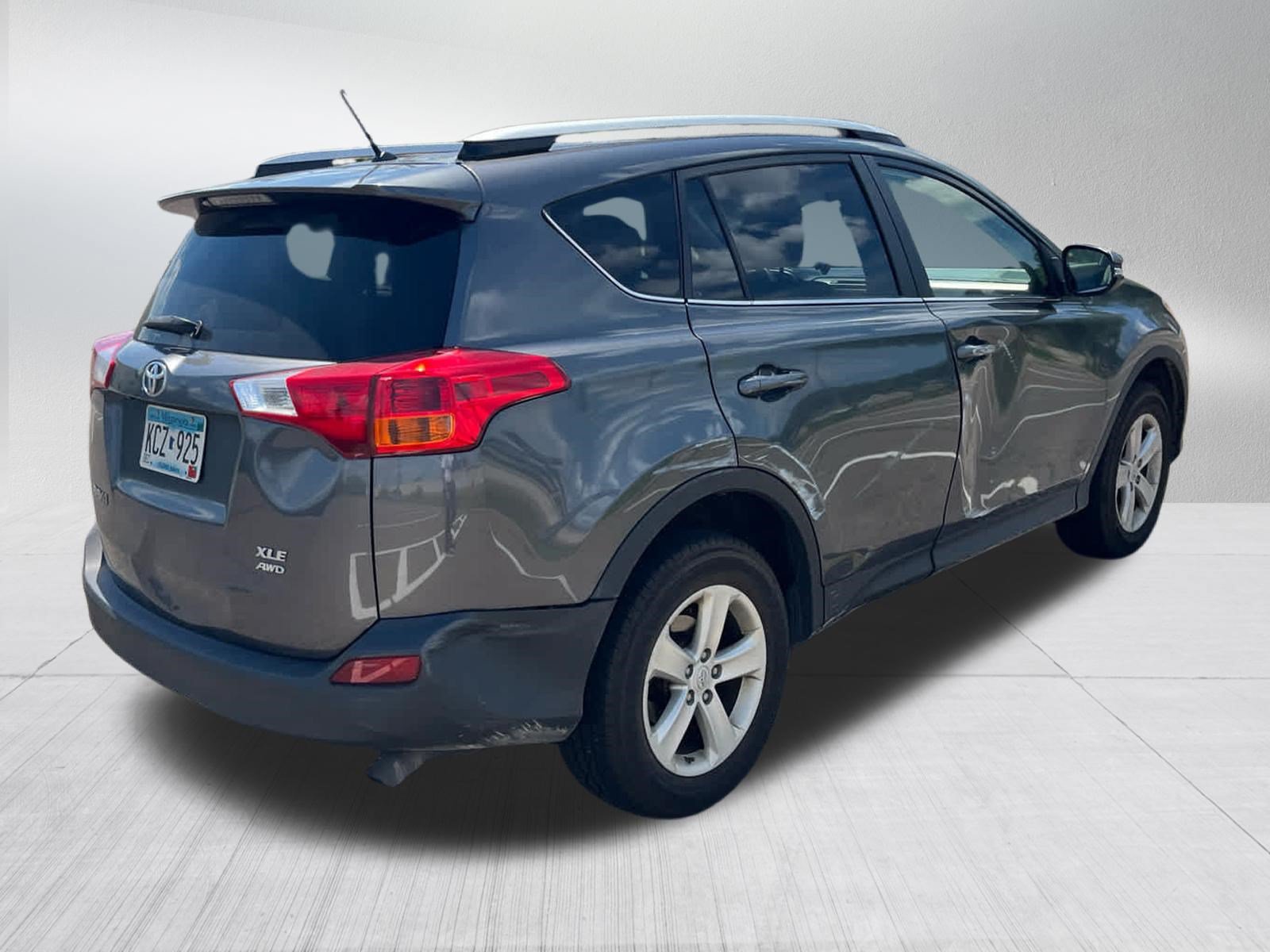 Used 2013 Toyota RAV4 XLE AWD/4WD image 5