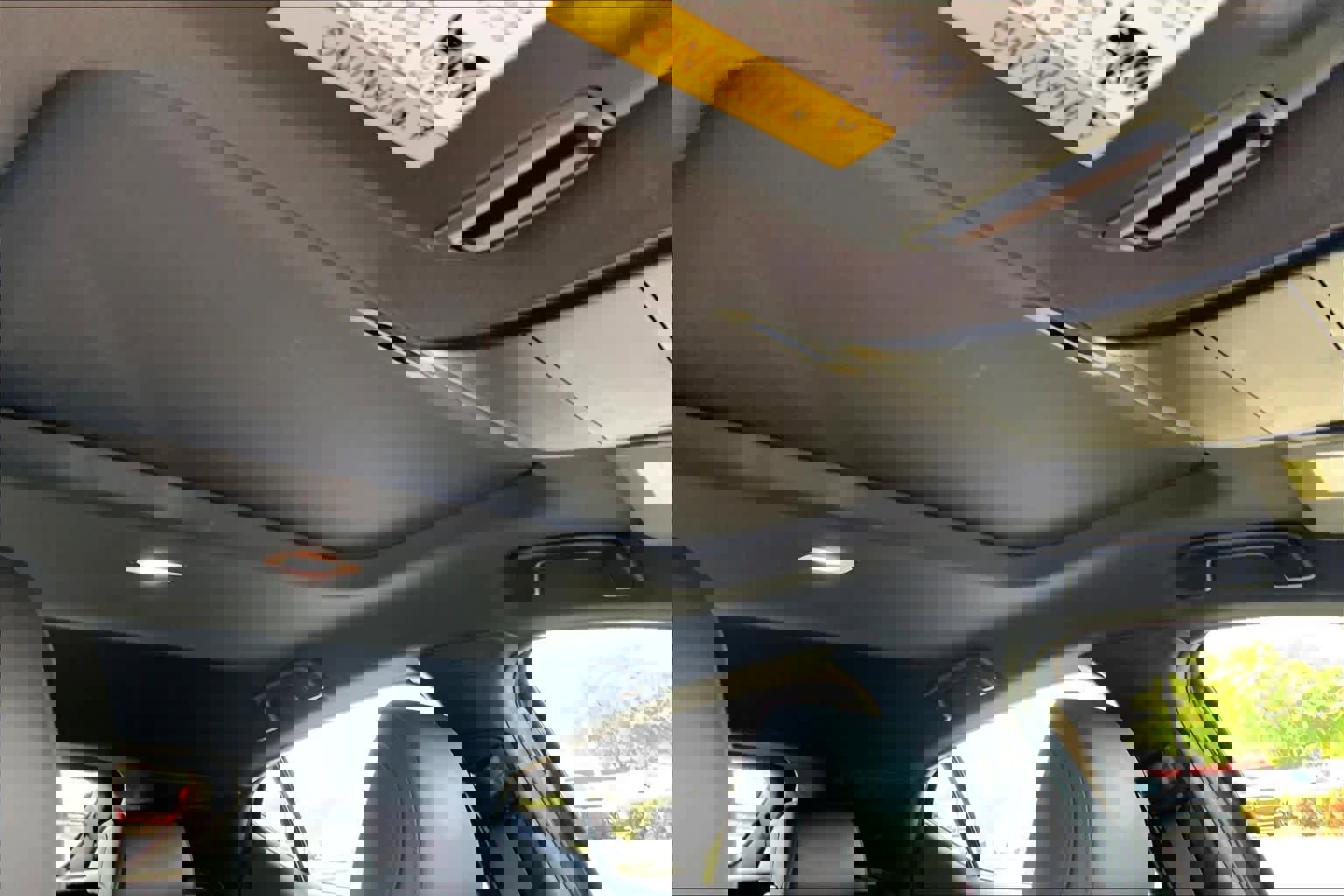 Used 2020 MAZDA MAZDA3 Hatchback w/ Premium Package FWD image 14