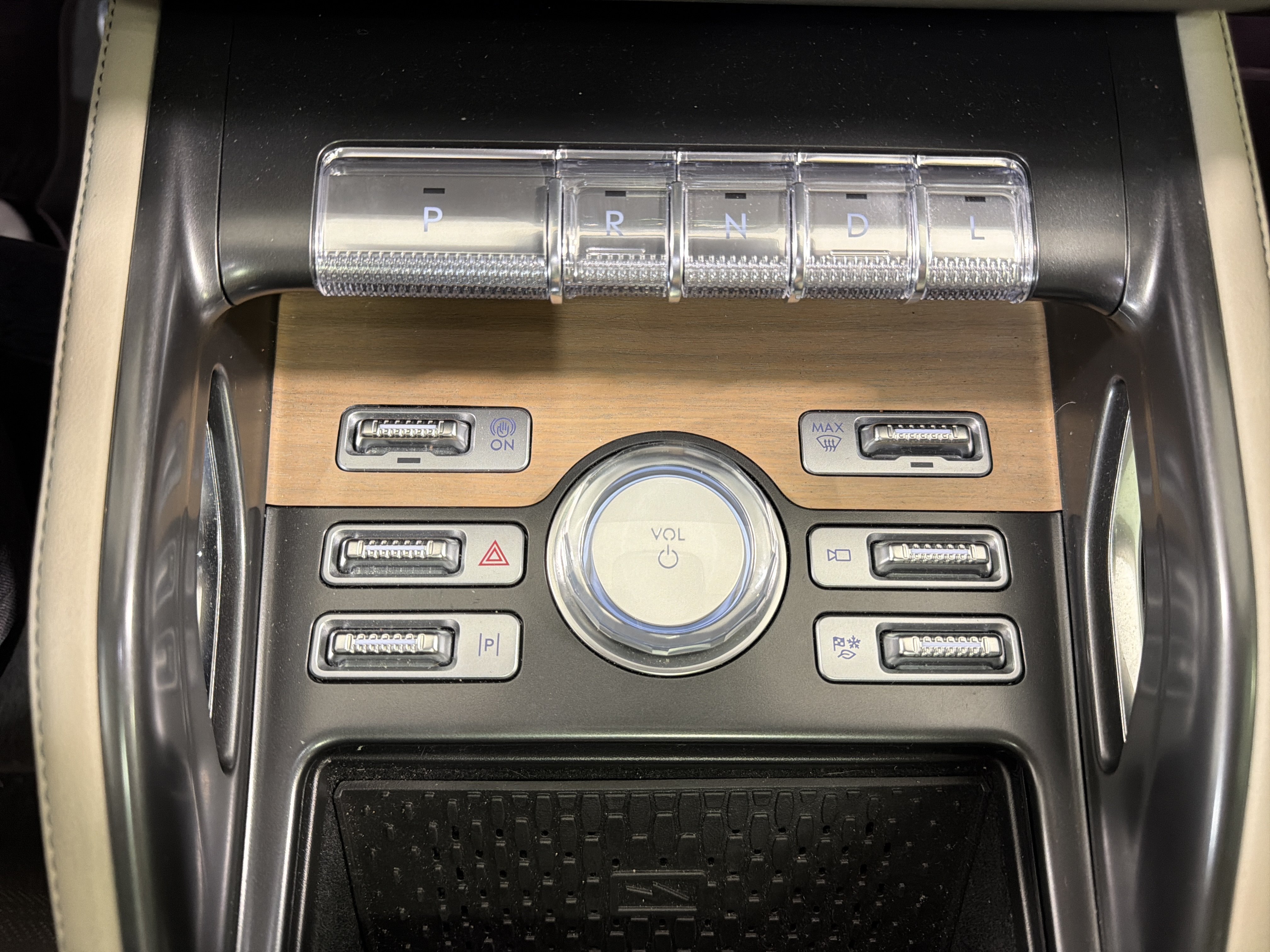 Used 2025 Lincoln Nautilus Reserve AWD/4WD image 18