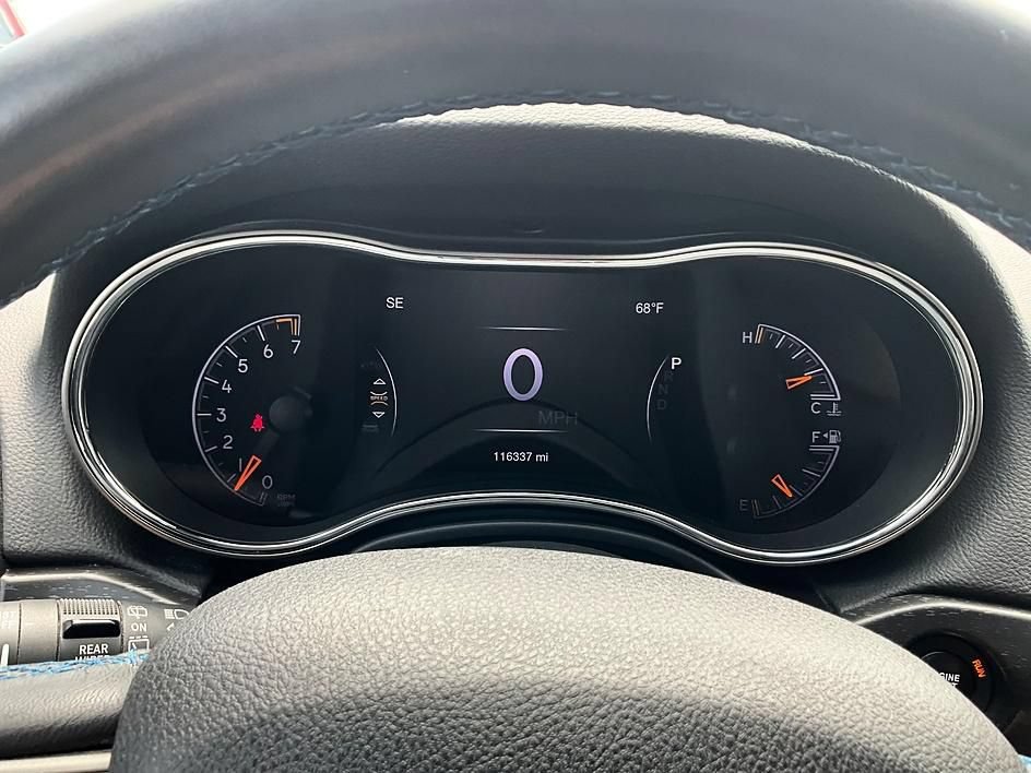 Used 2018 Jeep Grand Cherokee Laredo AWD/4WD image 18