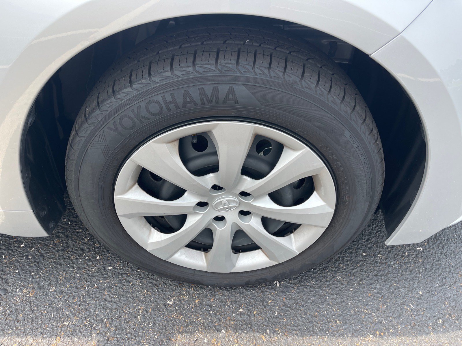 Used 2026 Toyota Corolla LE FWD image 22