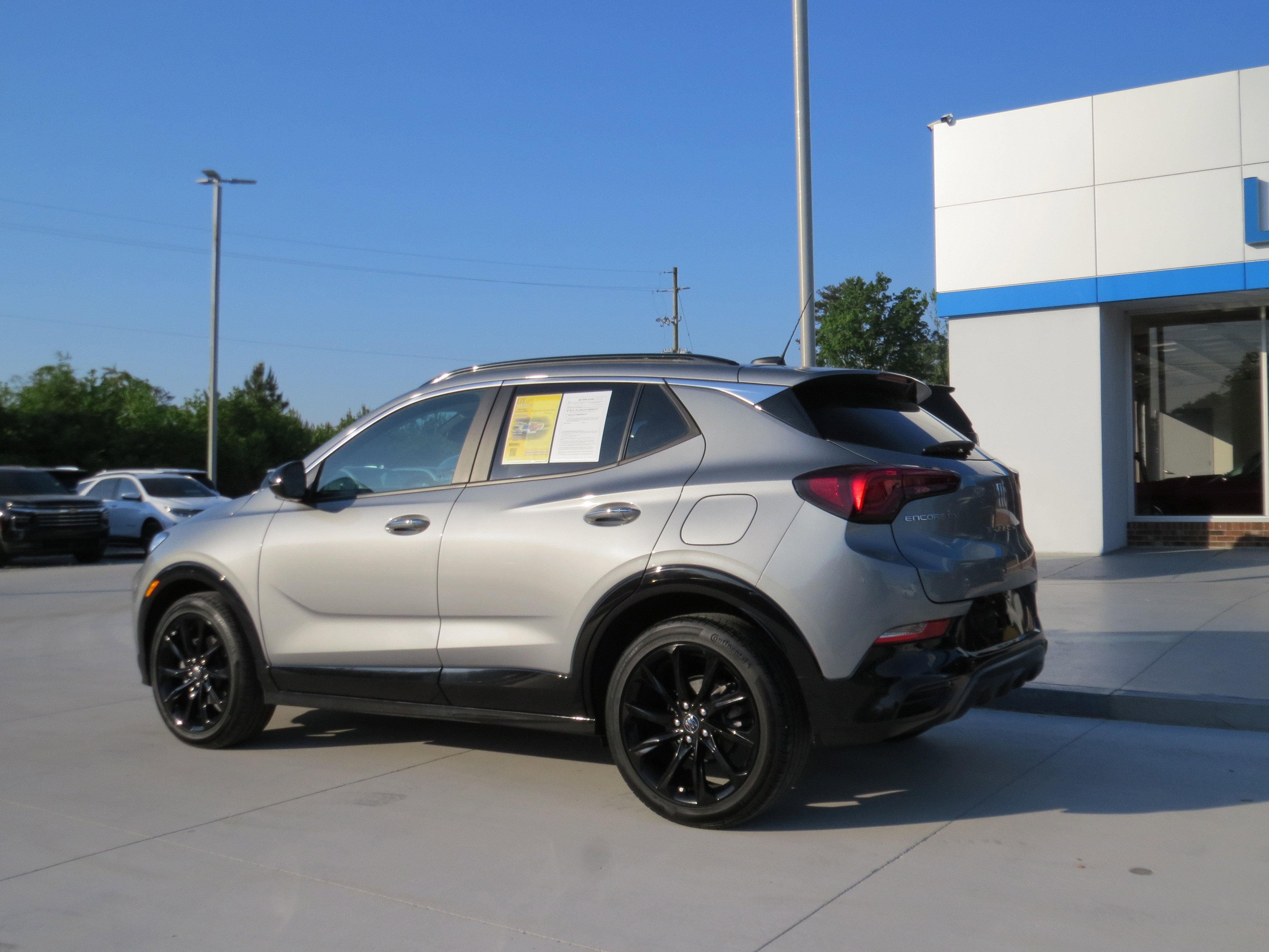 Used 2024 Buick Encore GX Sport Touring w/ Experience Buick Package FWD image 3