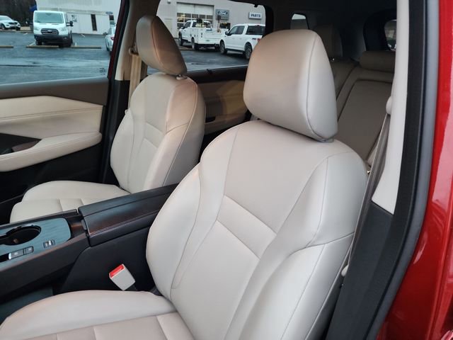 Used 2022 Nissan Rogue SV w/ SV Premium Package image 12