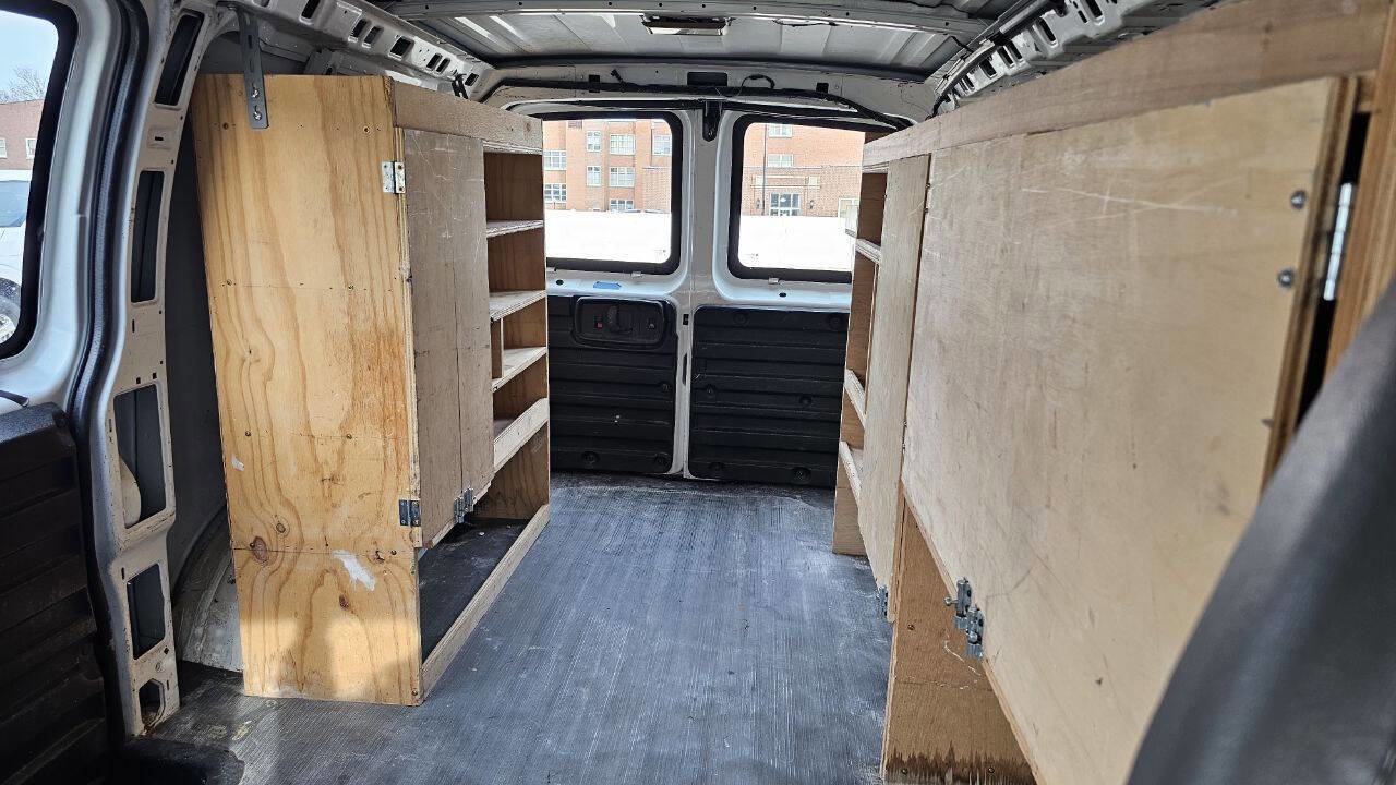 Used 2013 Chevrolet Express 2500 image 10