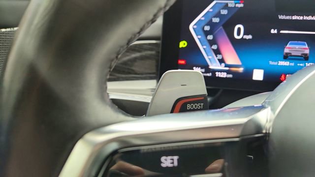 Used 2024 BMW 740i xDrive w/ Premium Package image 46