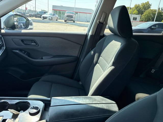 Used 2023 Nissan Rogue S AWD/4WD image 17