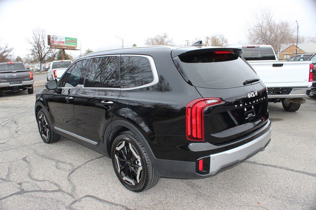 Used 2023 Kia Telluride S w/ S Sunroof Package image 2
