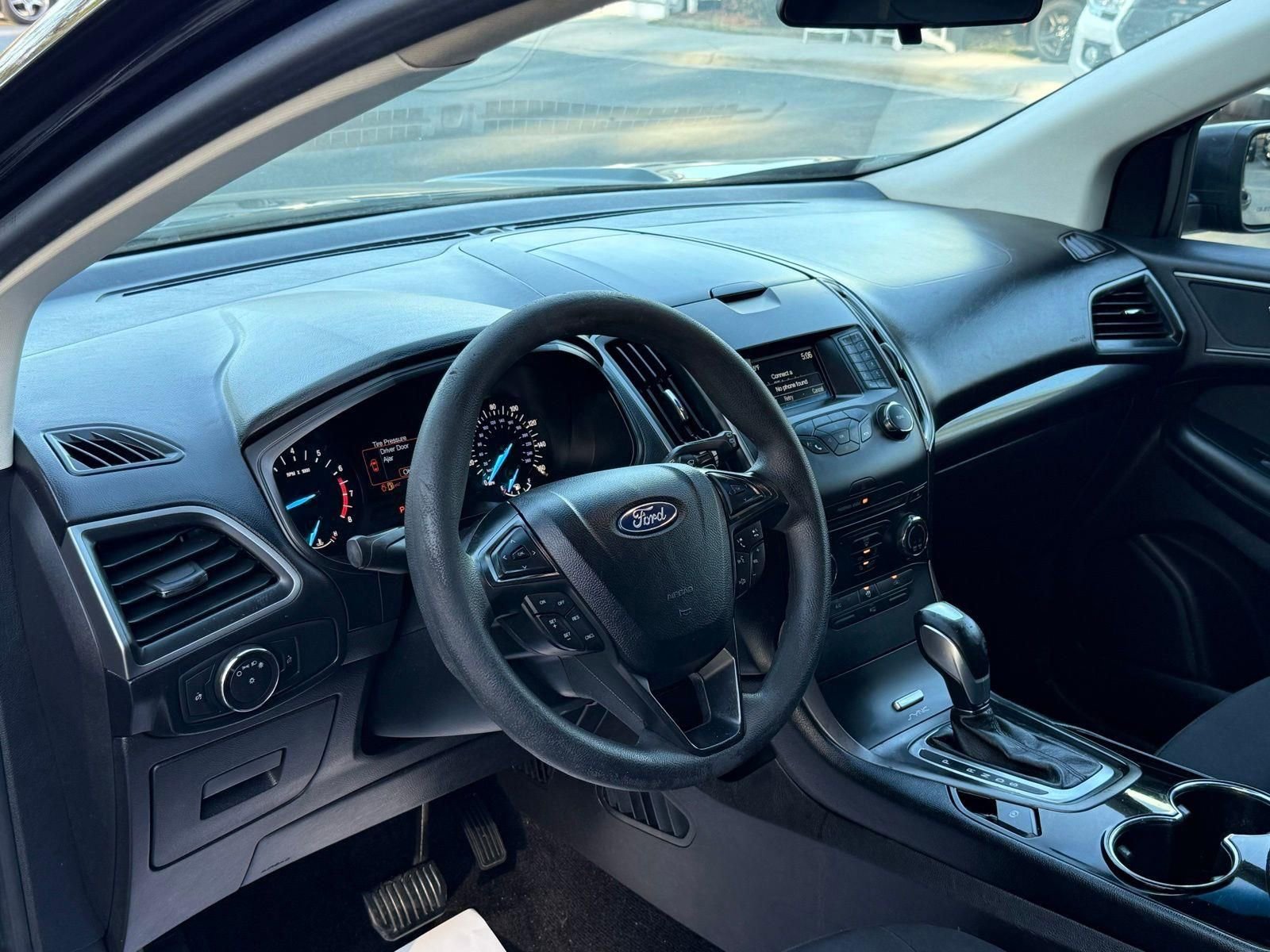 Used 2017 Ford Edge SE image 19