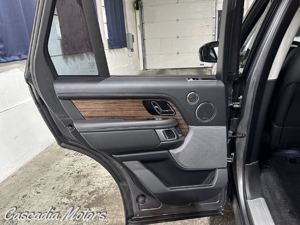 Used 2018 Land Rover Range Rover Supercharged AWD/4WD image 21