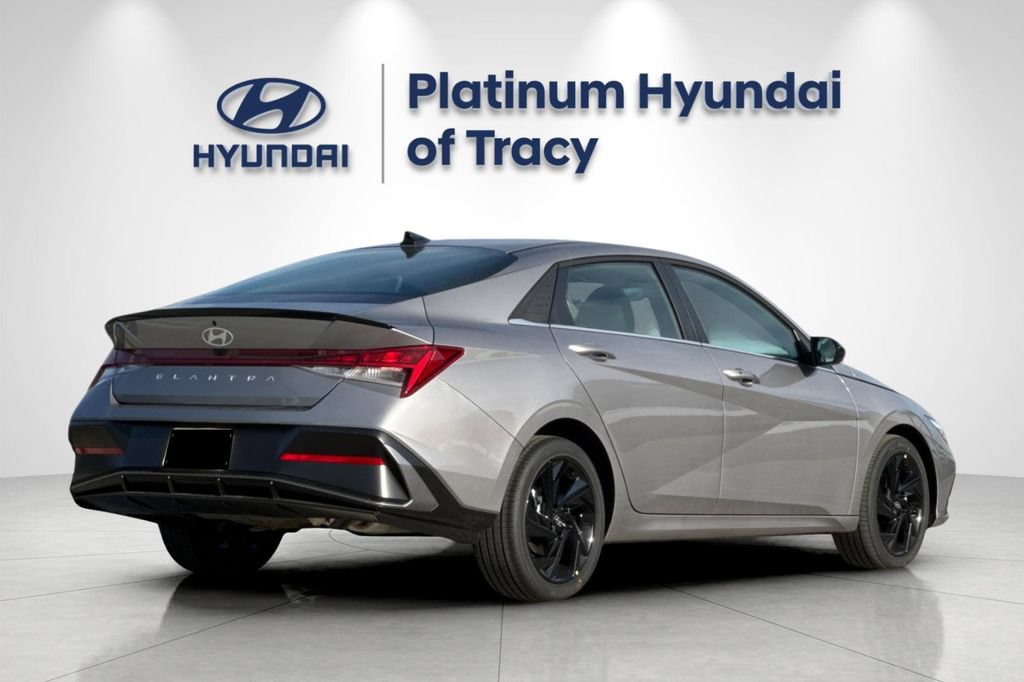 New 2026 Hyundai Elantra SEL Sport Premium FWD image 4