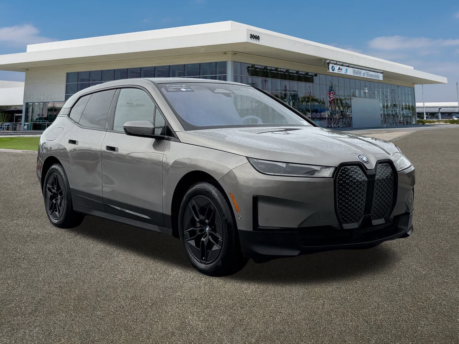 Used 2024 BMW iX xDrive50 w/ Radiant Heating Package image 2