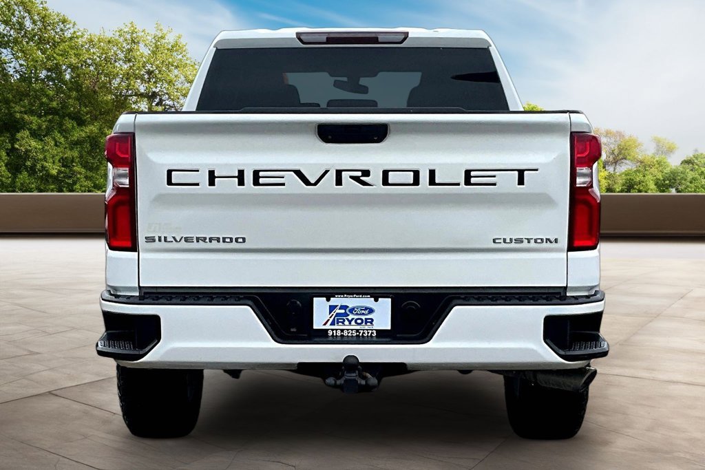 Used 2020 Chevrolet Silverado 1500 Custom w/ Custom Value Package AWD/4WD image 4