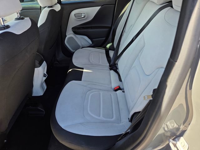 Used 2022 Jeep Renegade Latitude AWD/4WD image 11