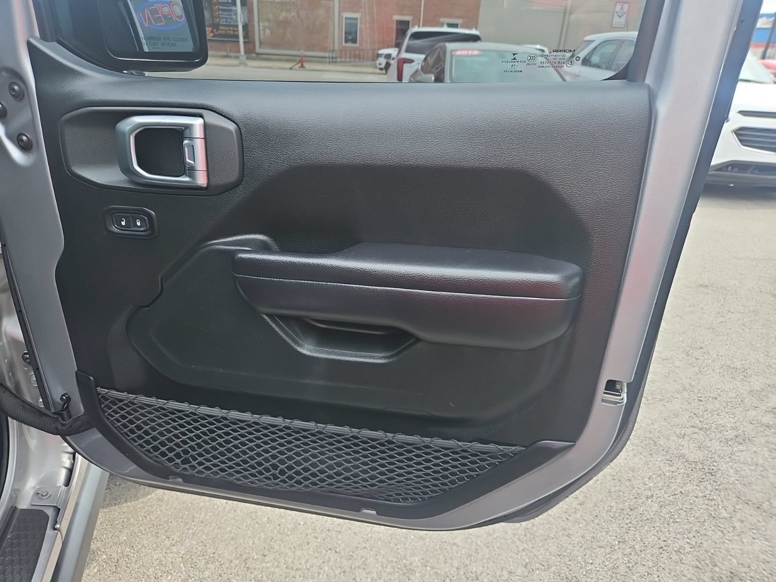 Used 2018 Jeep Wrangler Unlimited Rubicon AWD/4WD image 24