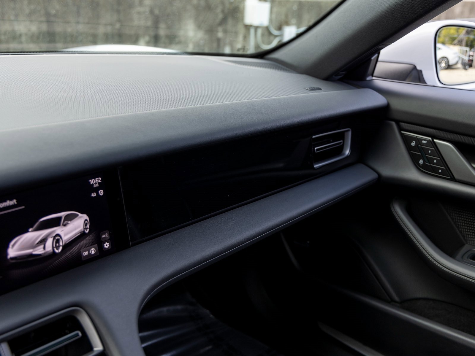 New 2025 Porsche Taycan image 32